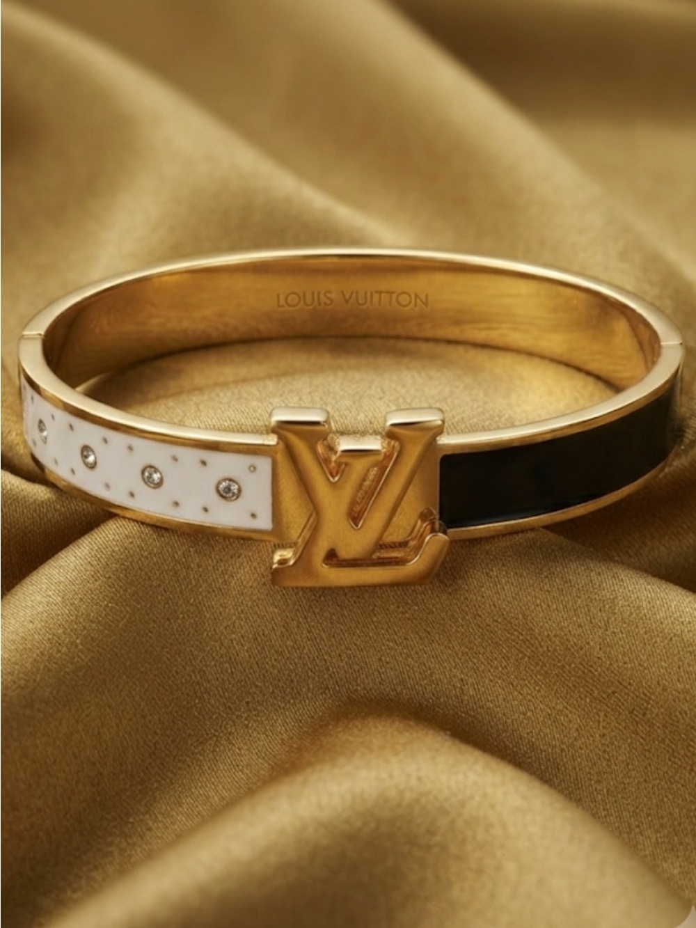 New ! Gold Tone LV Enamel Bangle Bracelet in White and Black